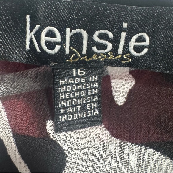 Kensie Black and White Midi Dress with Notched Collar - Picture 7 of 9